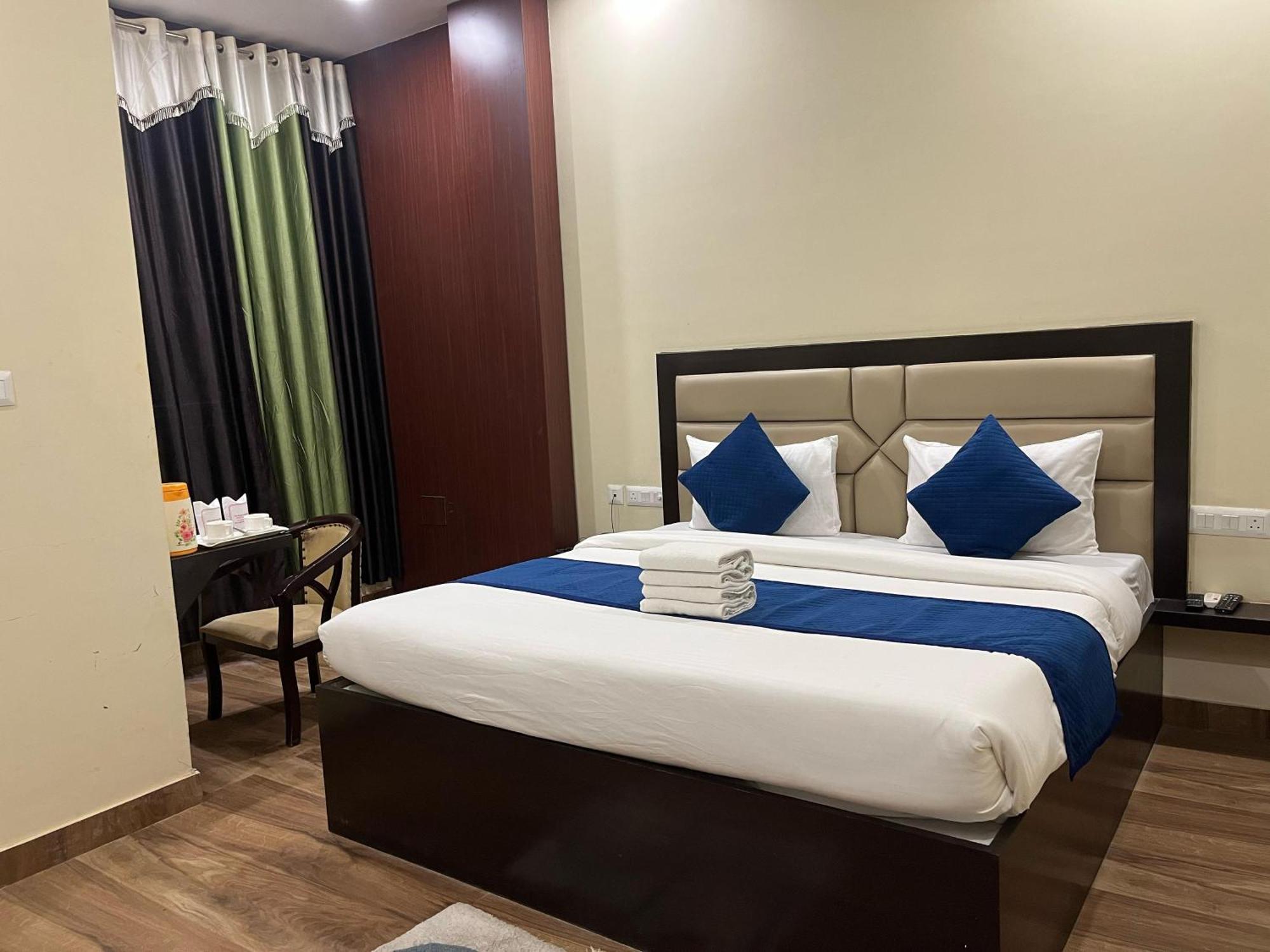 Hotel Mayur Palace Agra  Zewnętrze zdjęcie